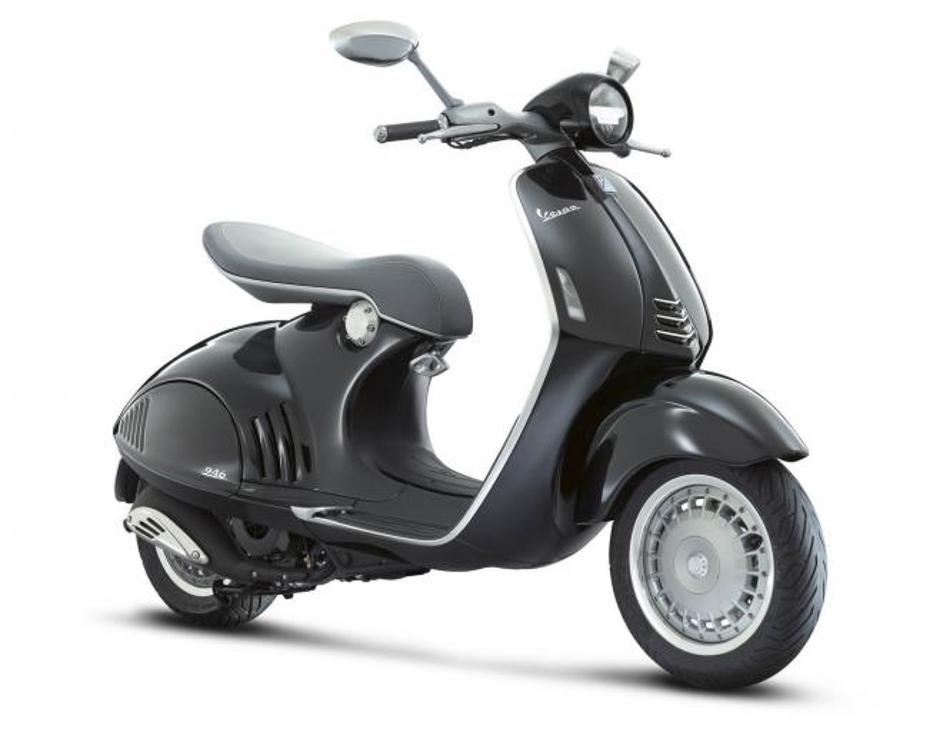 Vespa 946