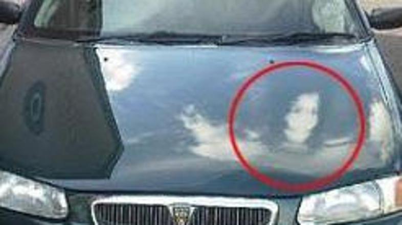 Na pokrovu avtomobila naj bi bila silhueta Michaela Jacksona.