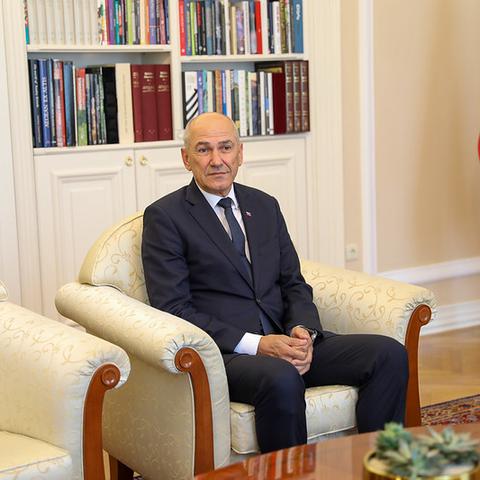 Vlada, Janez Janša pri Nataši Pirc Musar