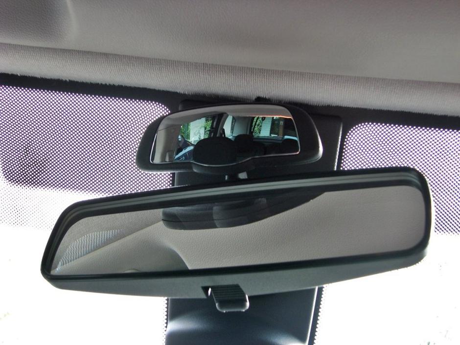 Ogledalo | Avtor: Andrej Leban