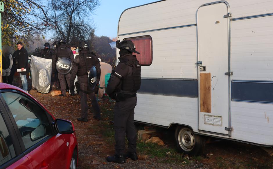 hišne preiskave v Žabjaku | Avtor: PU Novo mesto