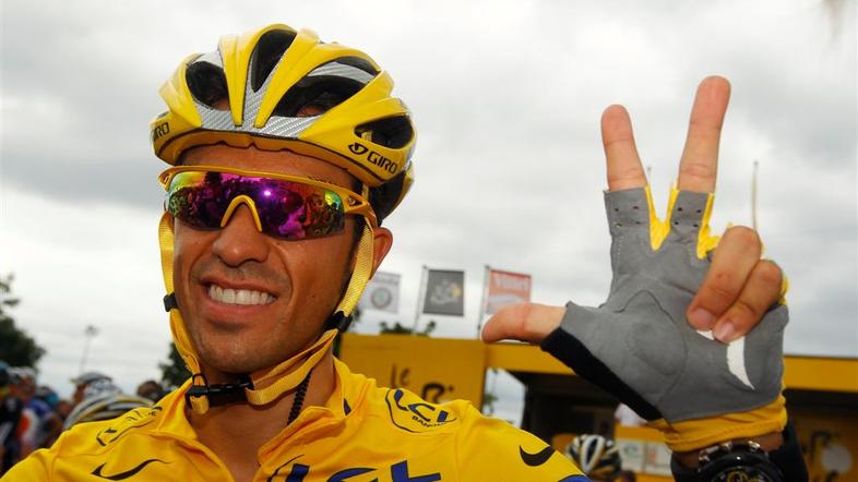 Alberto Contador, zmagovalec letošnjega Toura, zapušča Astano. (Foto: Reuters)