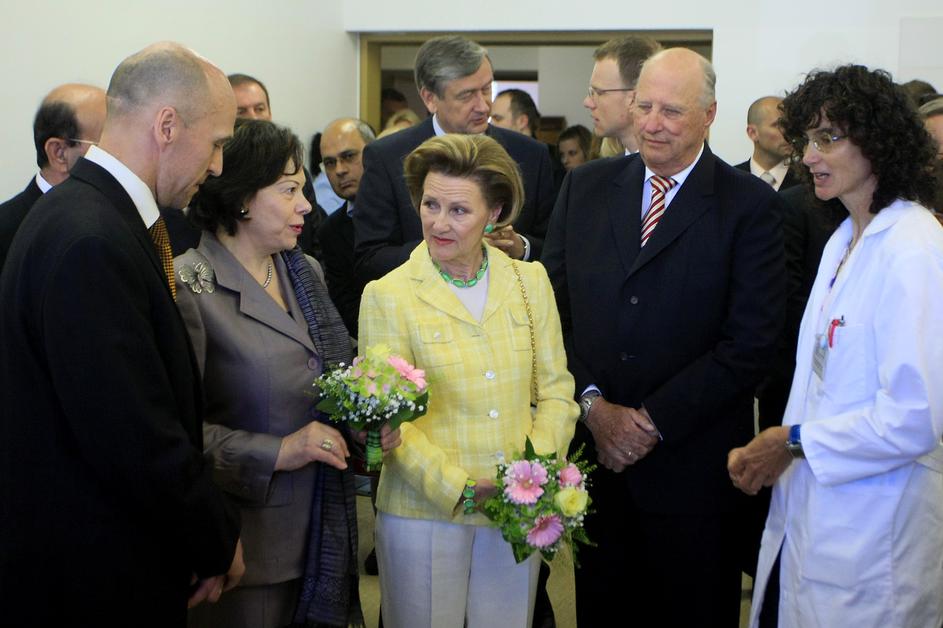 obisk kraljevi par norveska Harald Sonja Soca rehabilitacijski center