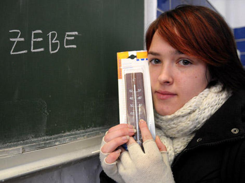 Dijaki dobesedno zmrzujejo v učilnicah.