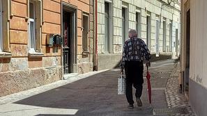 Kranj, ulica, starejši