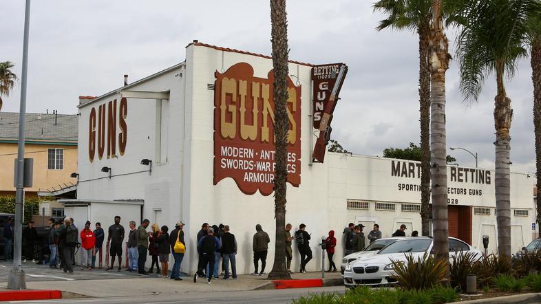 zda trgovina z orožjem orožje