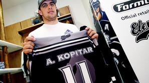 "Bolečina je malce še prisotna, a je iz dneva v dan manjša," pravi Anže. (Foto: 