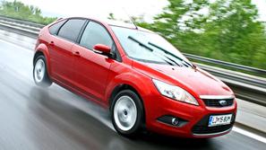 Avto lahko splava tudi pri nižjih hitrostih (okrog 40 kilometrov na uro). (Foto: