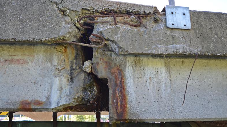 Zapora mostu v Kranju