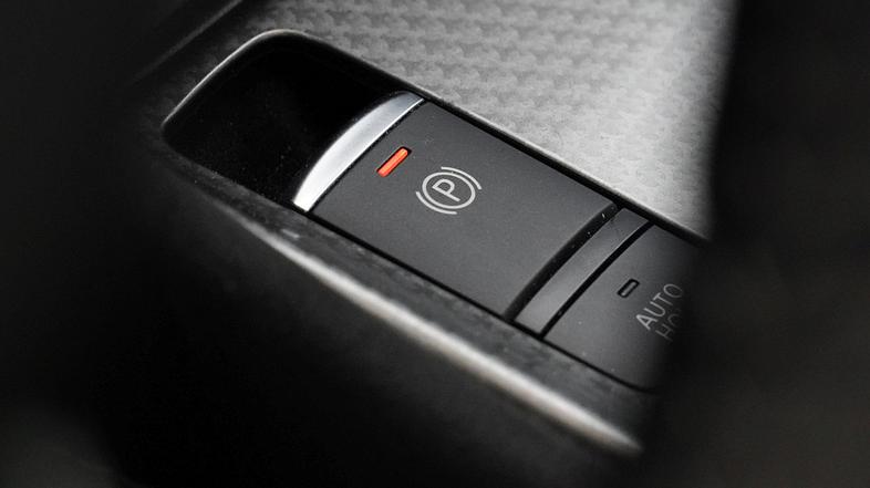 parkirna ročna zavora stikalo