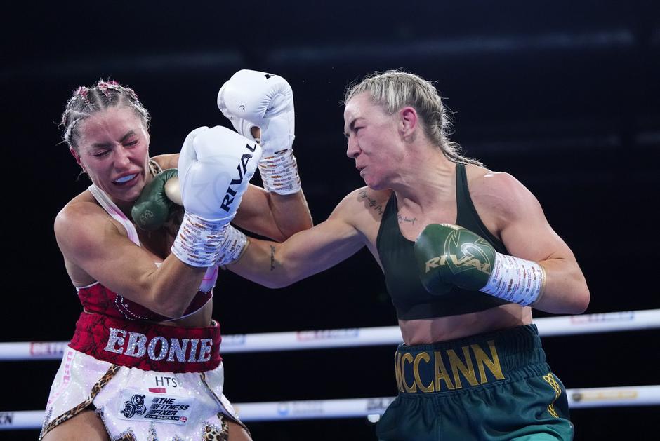 Ebonie Cotton  vs Molly McCann | Avtor: Profimedia