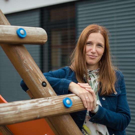 ALENKA ŽAVBI, zakonska in družinska terapevtka – stažistka