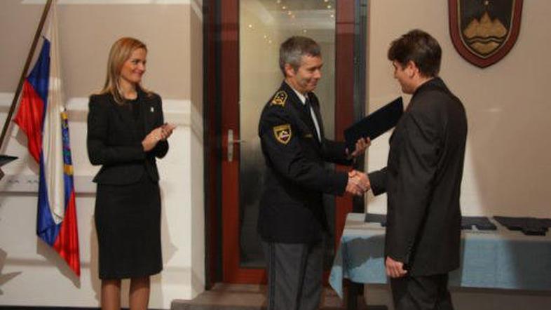 Nagrajeni kriminalist Ivan Imperl je maja rešil sladkornega bolnika. (Foto: Polo