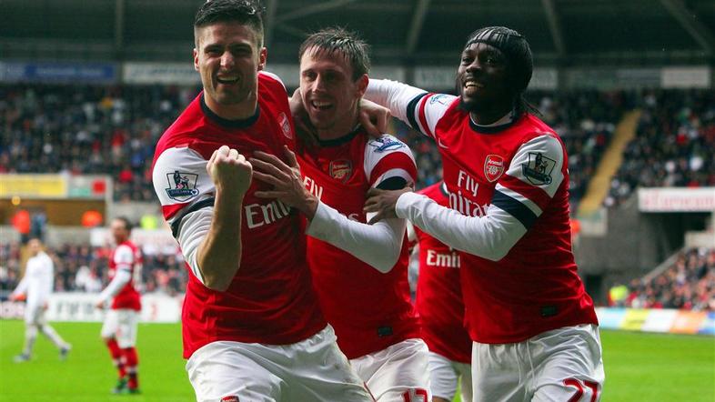 Giroud Monreal Gervinho Swansea City Arsenal Premier League Anglija liga prvenst