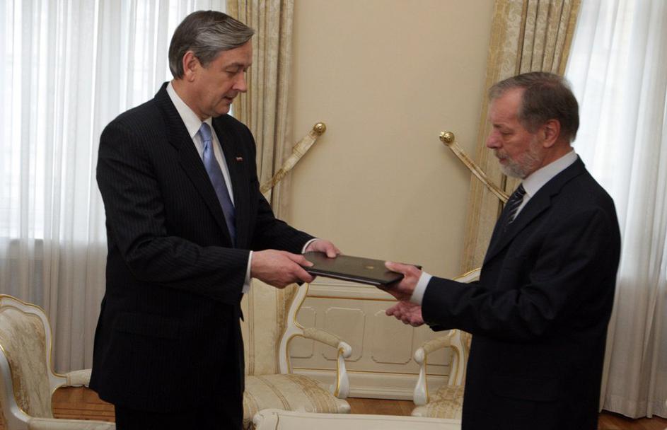 Predaja poročila o volitvah 