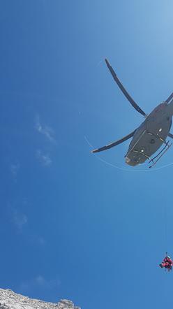 reševanje v gorah helikopter reševalci gore