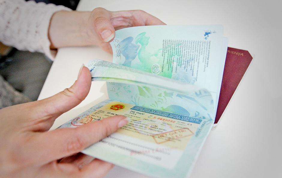 slovenija 30.04.2012 potni list Republike Slovenije, vizum, foto: Bostjan Tacol | Avtor: Boštjan Tacol