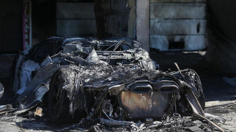 Požar v Veliki Gorici, pogorel  lamborghini revuelto