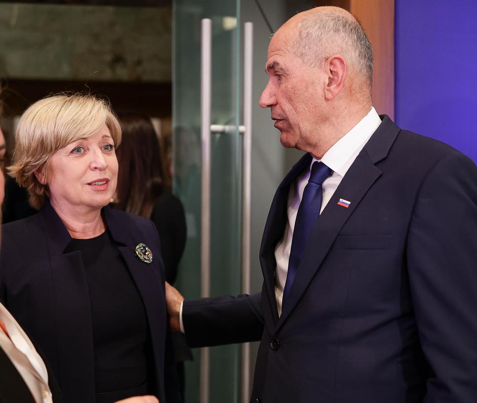 Kristina Hacin, Romana Tomc, Janez Janša | Avtor: Saša Despot