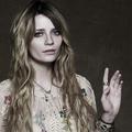 Mischa Barton je bila julija hospitalizirana zaradi blažjega živčnega zloma.