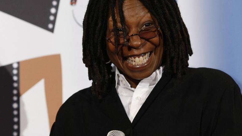 Med slavnimi se bo dobrodelnega spektakla udeležila tudi Whoopi Goldberg. (Foto: