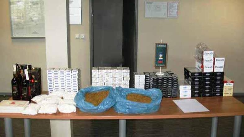 Carina je blago začasno zadržala.