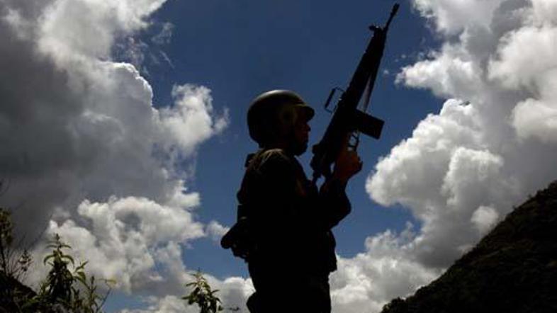 V Peruju policisti na leto zasežejo in uničijo več ton prepovedanih drog.