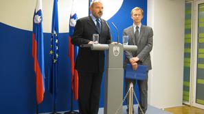 Ekonomski lastnik premoženja bodo upokojenci, pravi minister Križanič. (Foto: Al