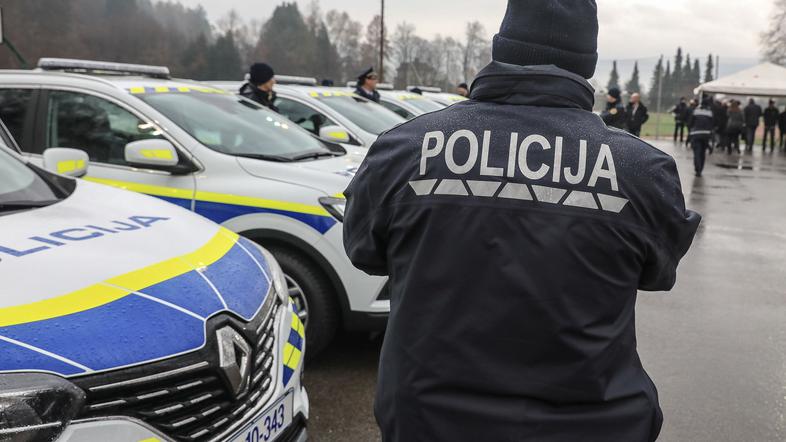 predaja vozil policistom