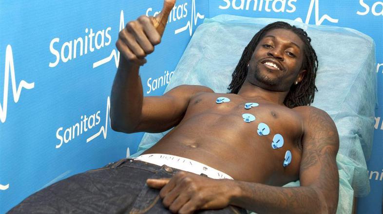 Takole so Adebayorja pregledali v Madridu. Bojda gre za čudež narave. (Foto: EPA