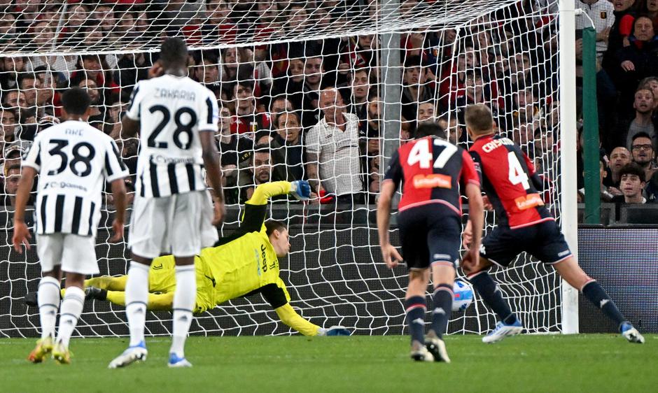 Mimmo Criscito Genoa Juve | Avtor: Epa