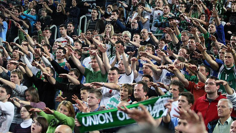 Navijači bodo najverjetneje na zaključnem turnirju v Stožicah lahko spodbujali v