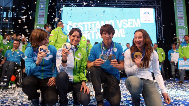 sport 07.04.17. sprejem slovenske olimpijske reprezentance, soci, hipermarket me