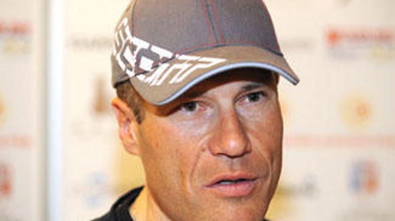 robic_dos_faca_sps_main325