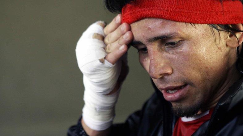 Edwin Valero se je obesil z lastnimi oblačili. (Foto: Reuters)