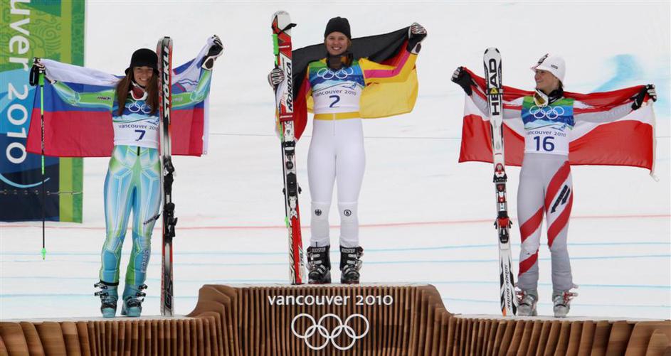 olimpijske igre Vancouver veleslalom srebrna Tina Maze podelitev šopek