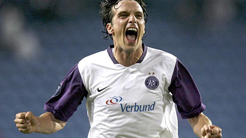Mile Ačimović se je v letu 2007 izkazal v dresu Austrie.