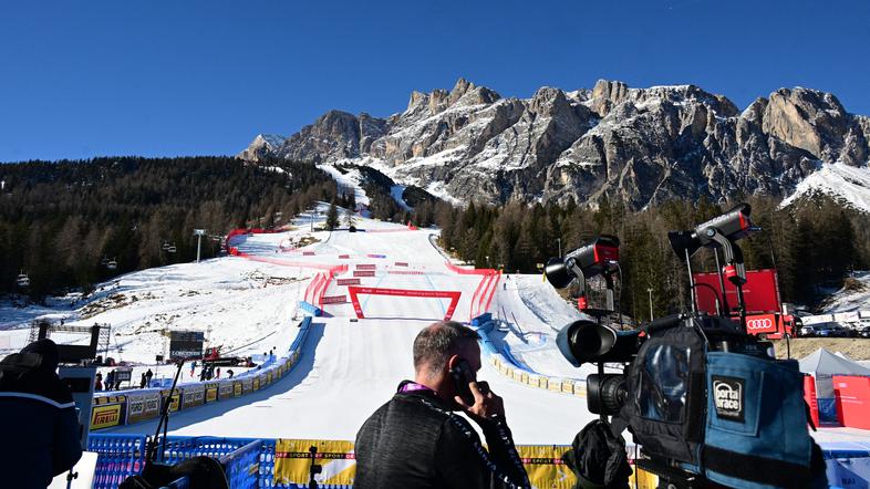 cortina smučišče sneg OI