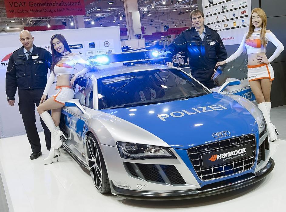 Policijski audi R8 