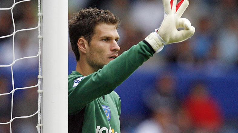 Asmir Begović je v 15. kolu angleškega prvenstva pokazal, da Bosanci nimajo le o