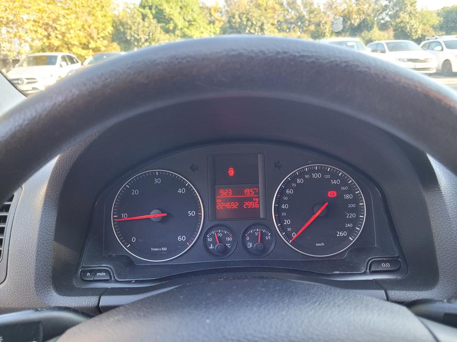 Števec kilometrov | Avtor: Doberavto