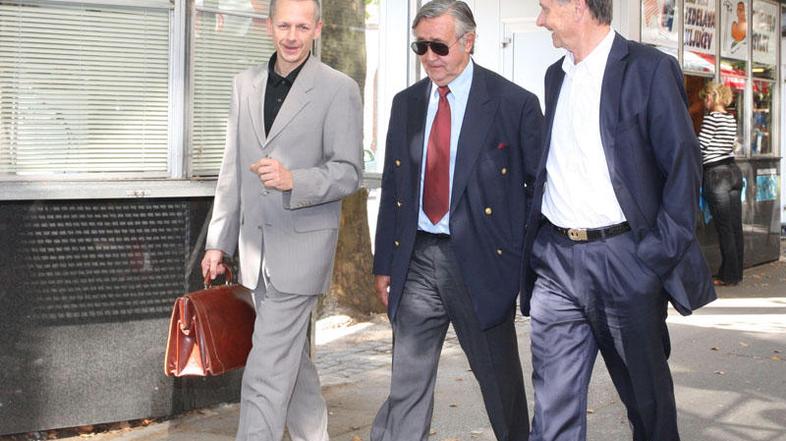 Wolf ne komentira torkovega zaslišanja.