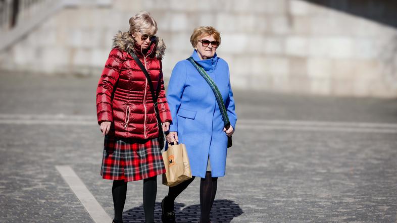 starejši, upokojenci