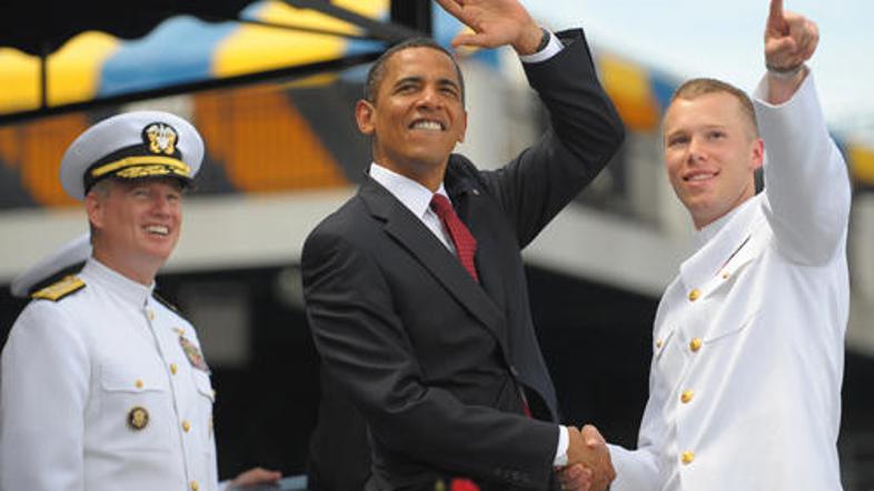Obama bo diplomantom zagotovil podporo in denar za opremo, urjenje in orožje.