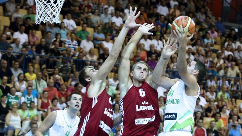 eurobasket reprezentanca košarka slovenija latvija turnir skupine laško