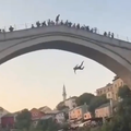 Skok turista, Stari most, Mostar