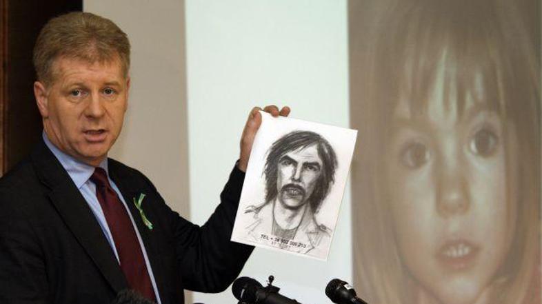 Clarence Mitchell je na novinarski konferenci v Londonu predstavil skice domnevn