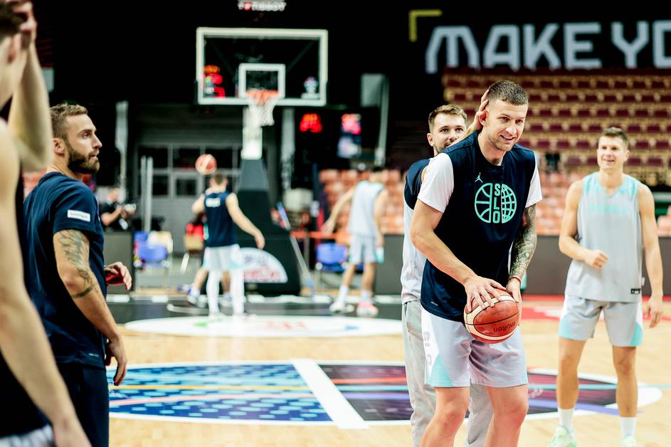 trening košarkarske reperezentance slovenije, eurobasket 2025, luka dončić, alen omić
