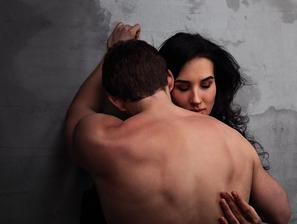 Seks, par v postelji