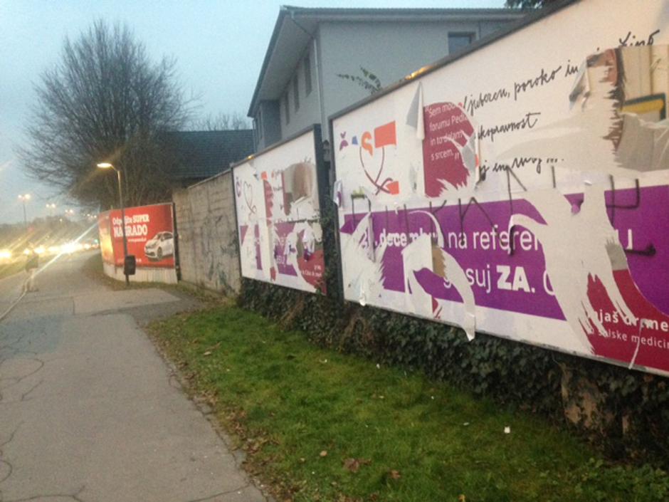 Uničen plakat kampanje ZA | Avtor: kampanja ZA